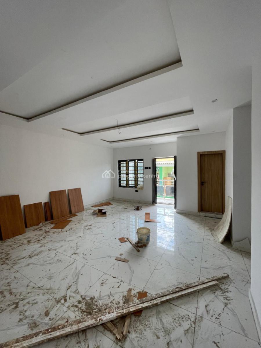 Luxurious Elegant 3 Bedroom Apartment in a Secure Gated Estate, Surulere, Lagos, Block of Flats for Sale