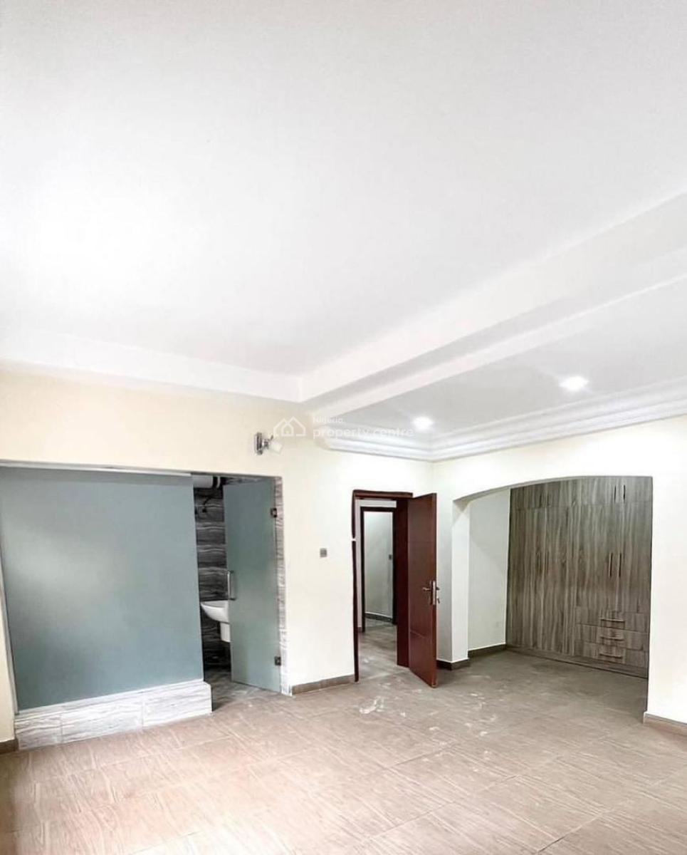 Luxurious 4 Bedrooms Terrace with 2 Living Rooms and 1bq, Main Guzape, Guzape District, Abuja, Terraced Duplex for Rent