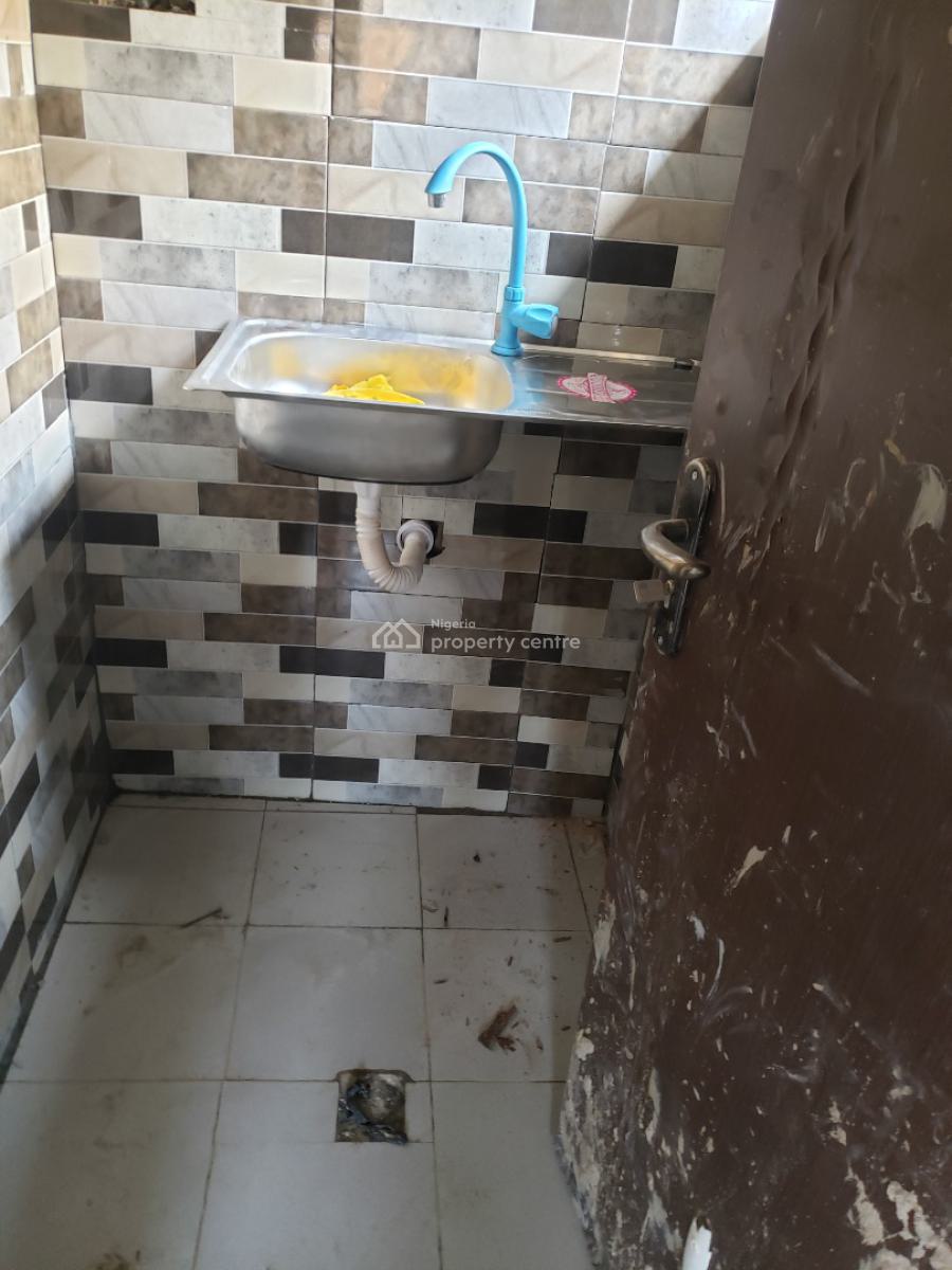 Very Clean Self Contain with Water and Security, Dakibui, Jabi, Abuja, Self Contain (single Rooms) for Rent