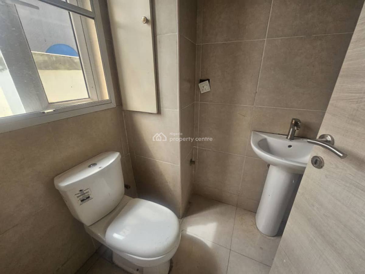 Fully Serviced 3 Bedroom Ground-floor Apartment with Bq, Swimming Pool, Dideolu Estate, Oniru, Victoria Island (vi), Lagos, Flat / Apartment for Sale