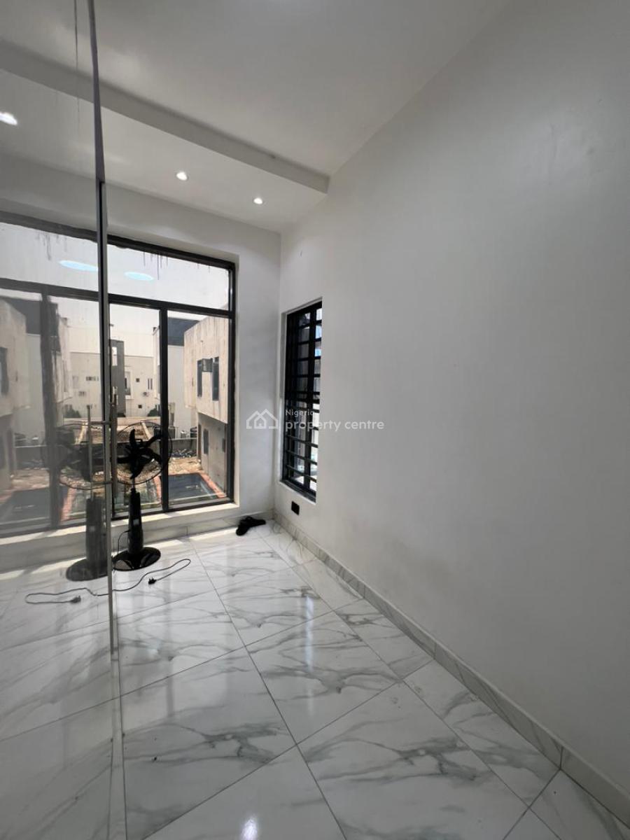 Luxury Master 1 Bedroom with Big Wardrobe, Jacuzzi, Shared Kitchen, Orchid Road, Lekki, Lagos, Flat / Apartment for Rent