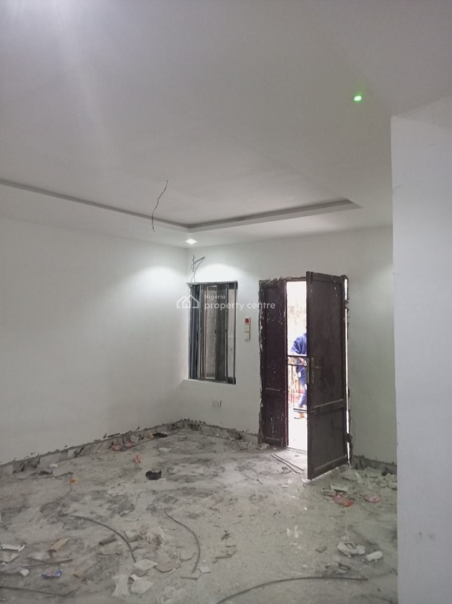 Newly Built 2 Bedroom, Bucknor Estate, Isolo, Lagos, Flat / Apartment for Rent