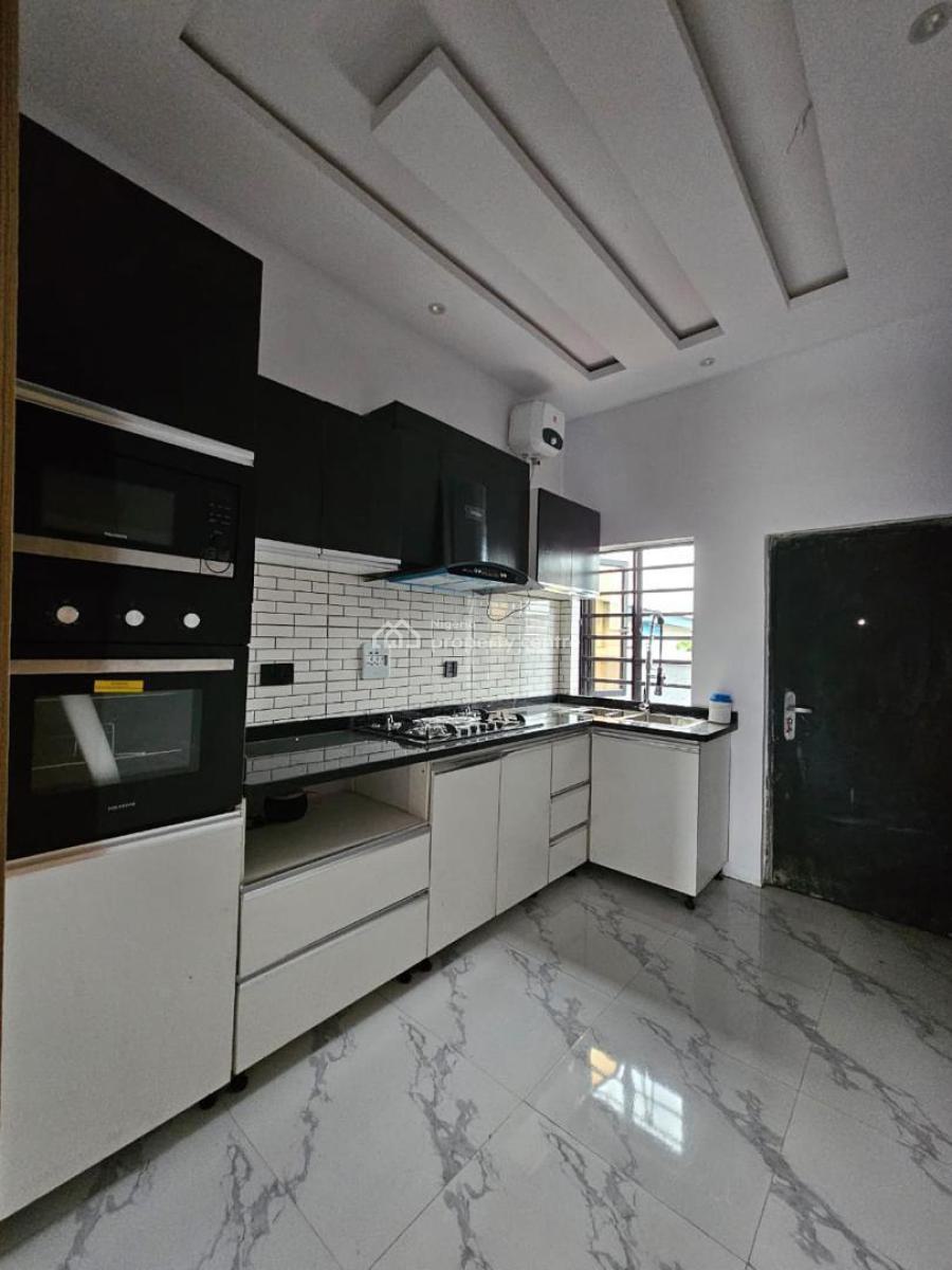 4 Bedroom Semi Detached Duplex, 2 Minutes Drive to The Road Akala Express Way, Ibadan, Oyo, Semi-detached Duplex for Sale