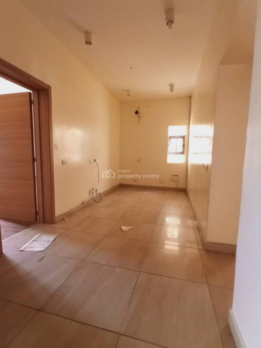 Serviced 4 Bedroom En-suite Terraced Duplex with Fitted Kitchen, Before Chevron Drive, Ologolo, Lekki, Lagos, House for Rent