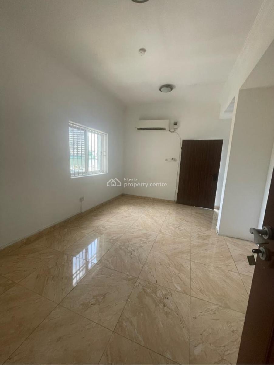 Waterfront and Serviced with 24/7 Power Supply 2 Bedroom En-suite Flat, Ikoyi, Lagos, Flat / Apartment for Rent