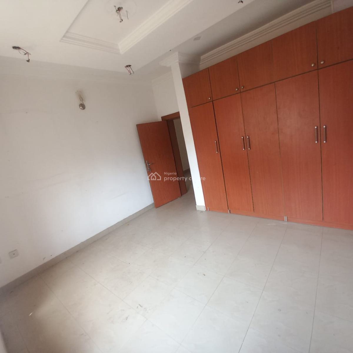 8 Units of 3 Bedroom Flats in a Commercial Area for Commercial Use, Utako, Abuja, Flat / Apartment for Rent