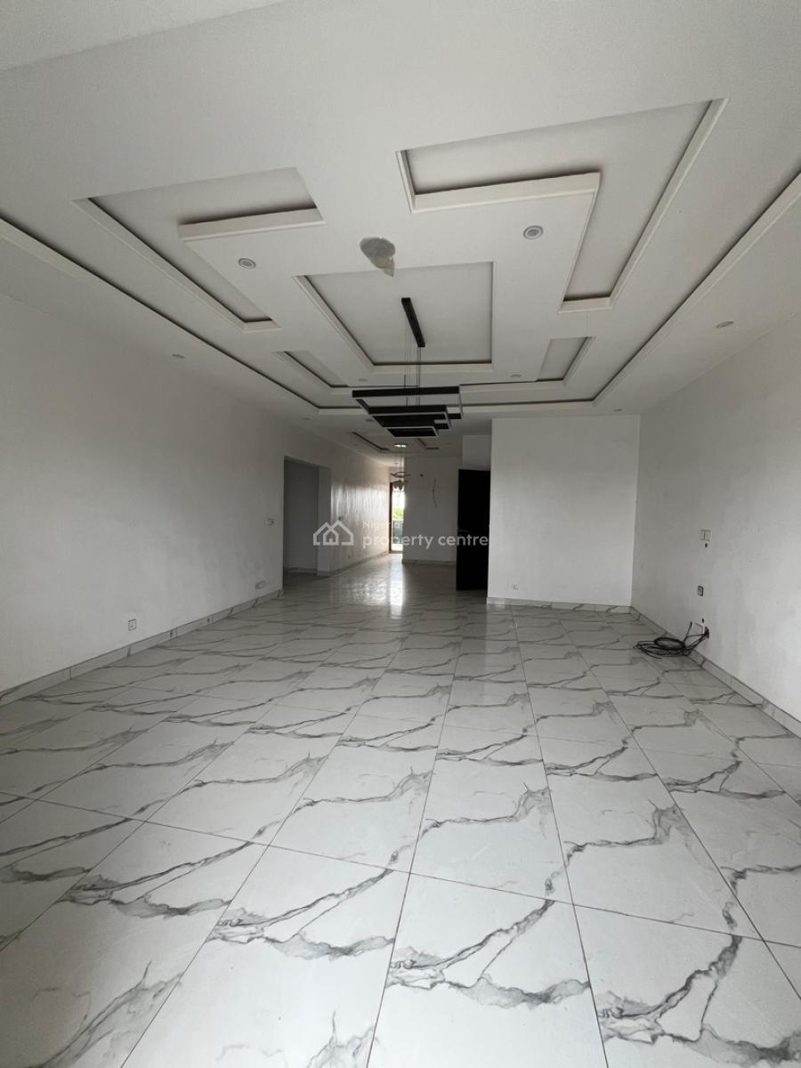 Spaciously Built 4 Bedroom Penthouse with Elevator and a Communal Pool, Ikeja Gra, Ikeja, Lagos, Flat / Apartment for Sale