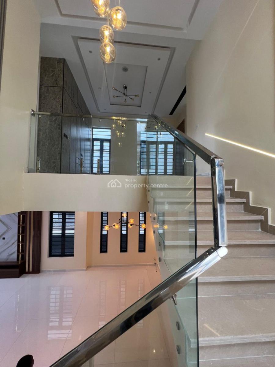 Exquiste 5 Bdrm Duplex in a Good Area, Lekki, Lagos, Detached Duplex for Sale