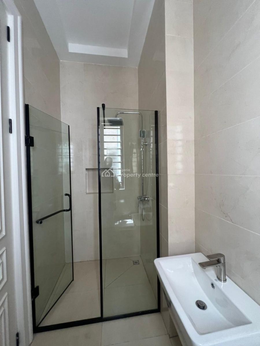 Exquiste 5 Bdrm Duplex in a Good Area, Lekki, Lagos, Detached Duplex for Sale