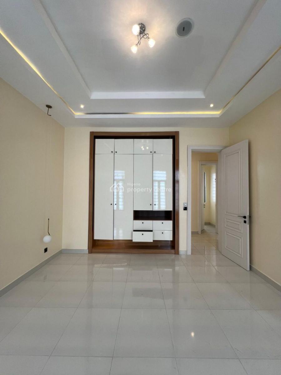 Exquiste 5 Bdrm Duplex in a Good Area, Lekki, Lagos, Detached Duplex for Sale