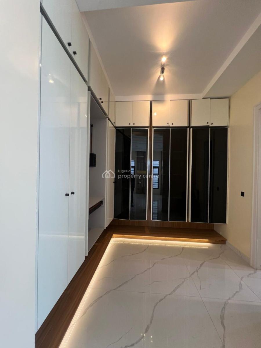 Exquiste 5 Bdrm Duplex in a Good Area, Lekki, Lagos, Detached Duplex for Sale