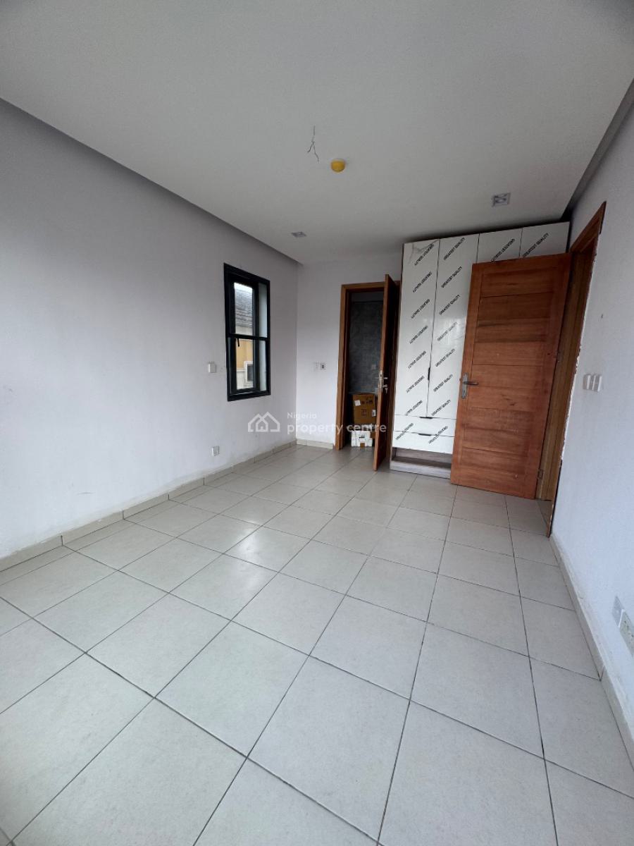 Spacious 2 Bedroom Flat with Pool and Gym, Ologolo, Lekki, Lagos, Flat / Apartment for Rent