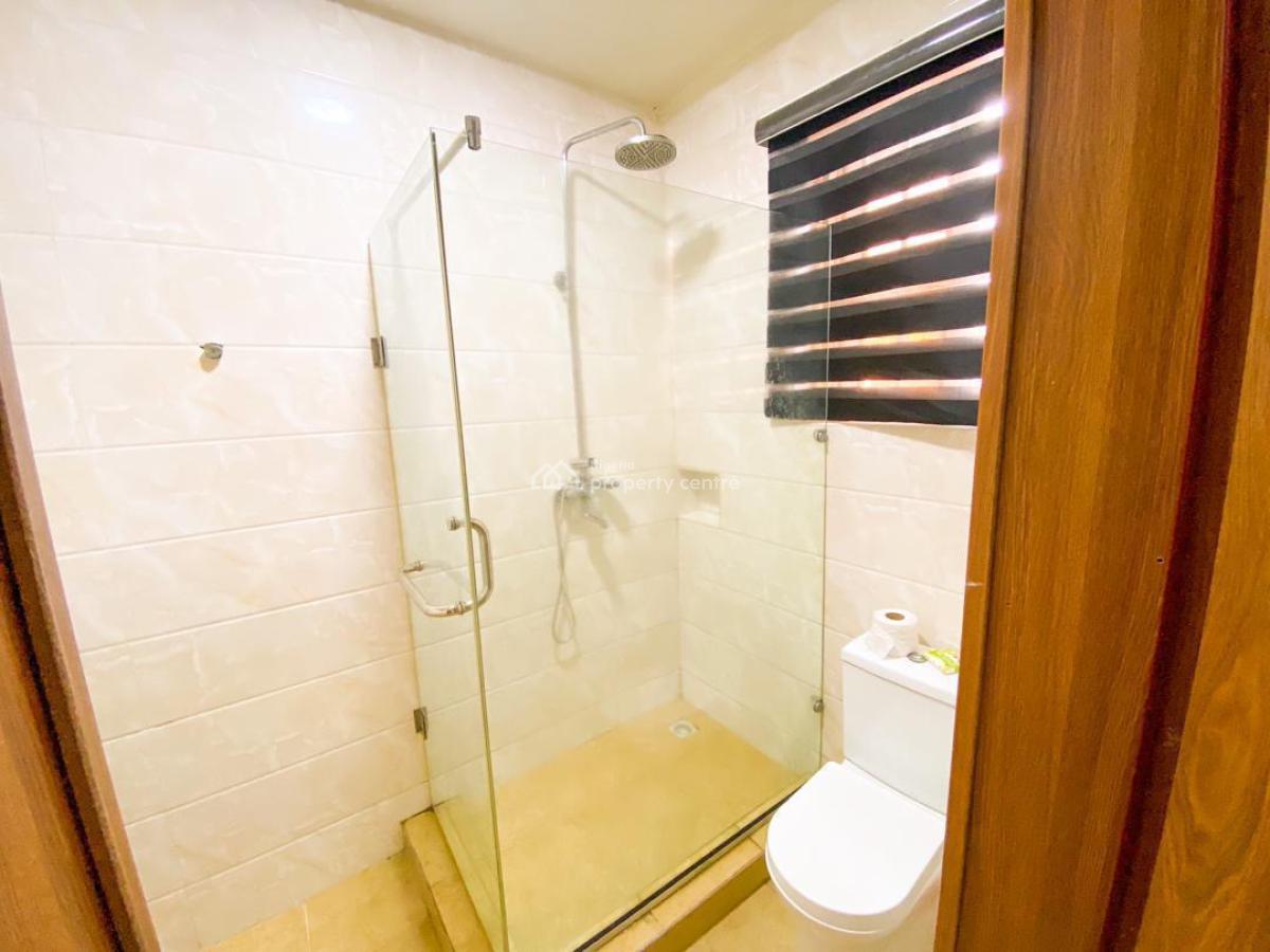 Massive 3 Bedroom Apartment Available, Lekki Phase 1, Lekki, Lagos, Flat / Apartment for Rent