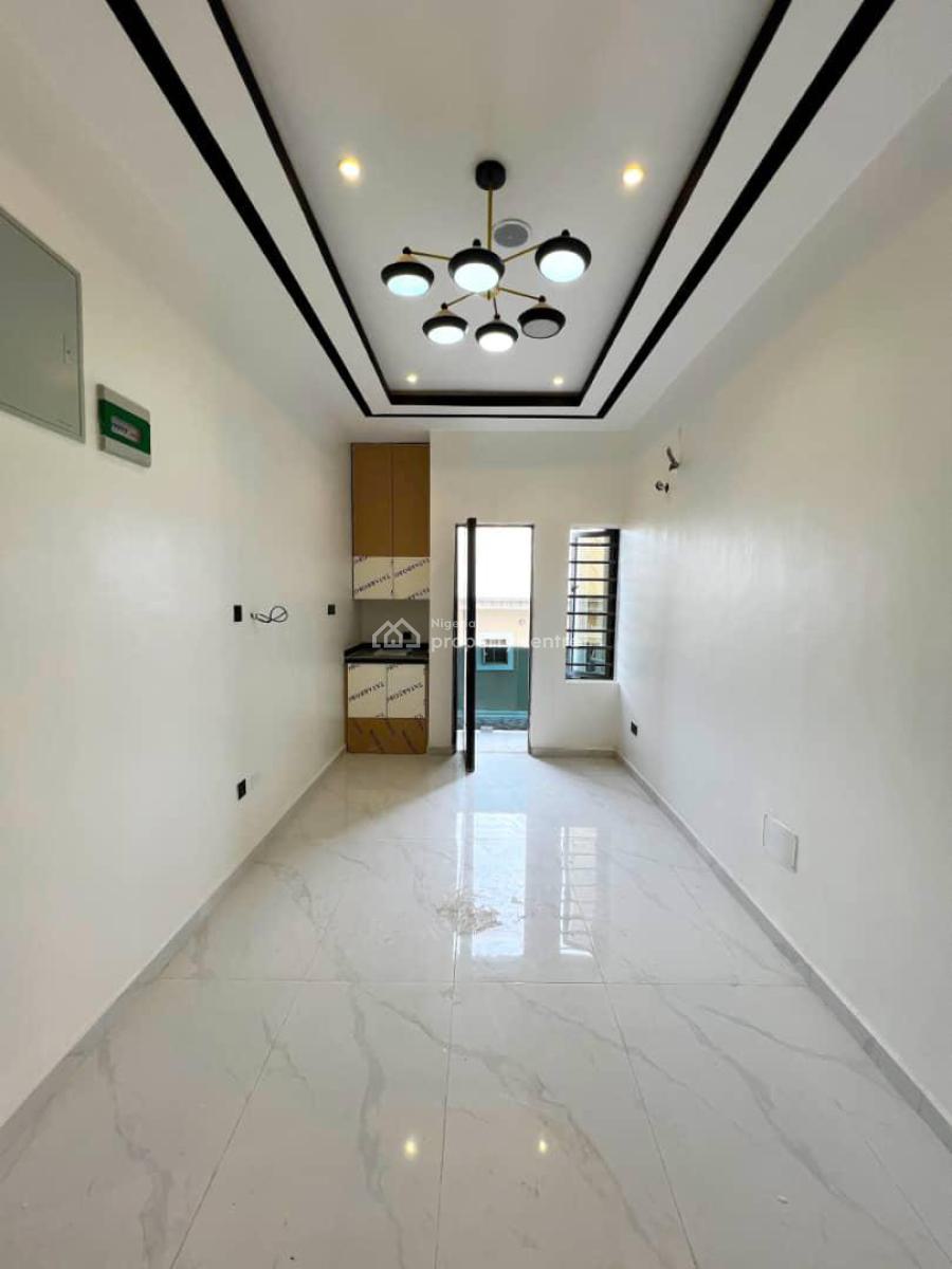 Beautifully 6 Bedroom Duplex in a Good Area, Lekki, Lagos, Detached Duplex for Sale