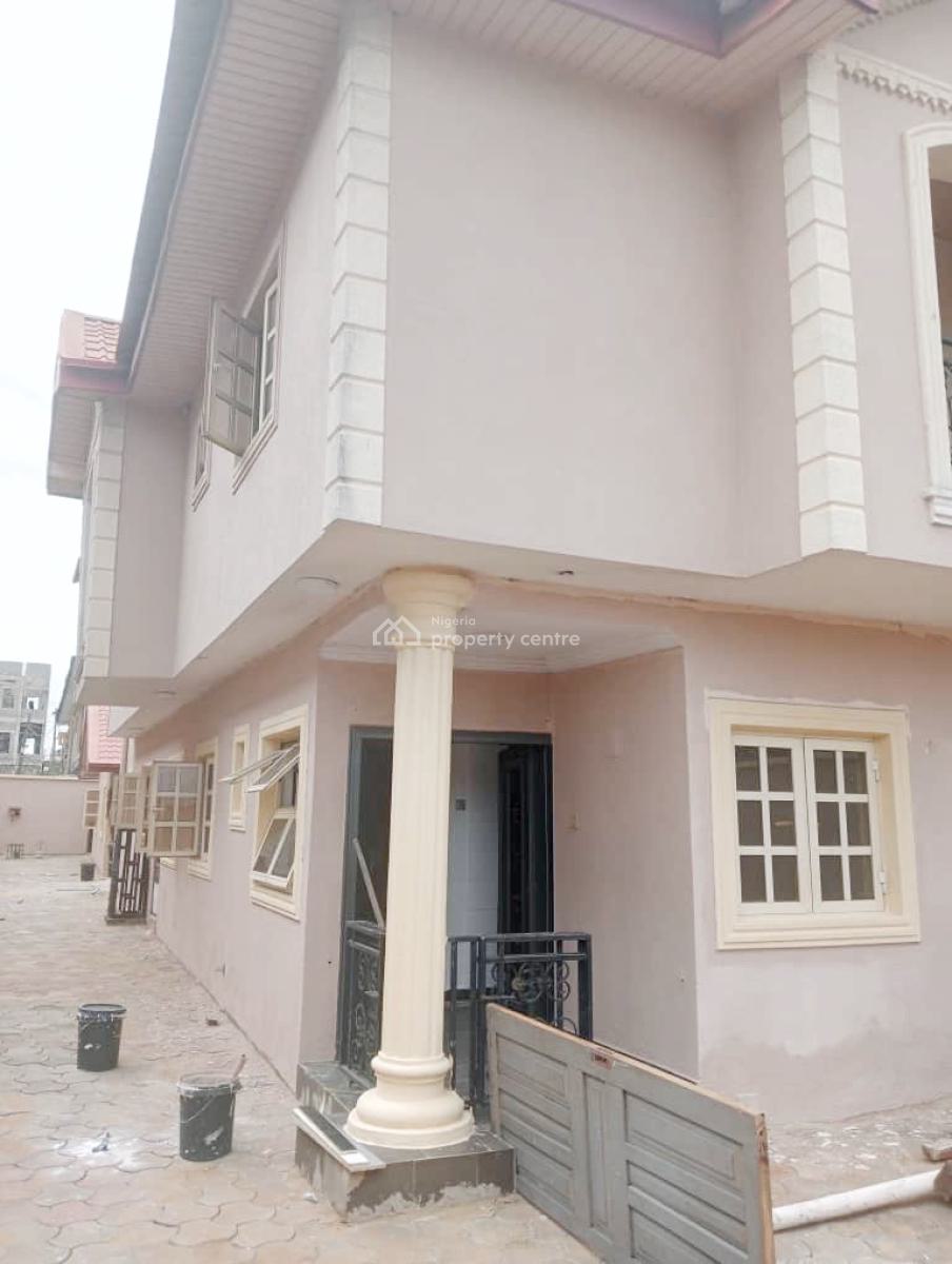a Well Maintained Spacious 4 Bedroom Semi Detached Duplex with Bq, Gra Phase 1, Magodo, Lagos, Semi-detached Duplex for Rent