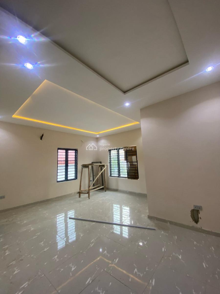 Sophisticated Haven: 4-bedroom Semi-detached Duplex, Lekki Phase 1, Lekki, Lagos, Semi-detached Duplex for Rent