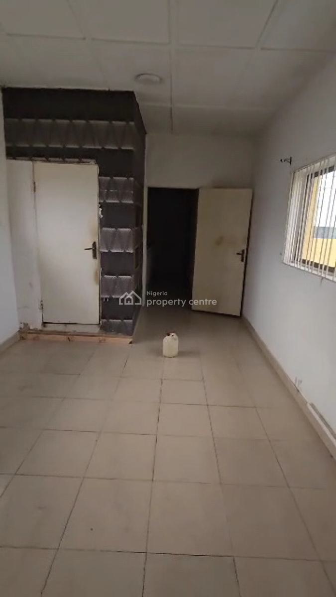 Very Standard Clean Mini Flat Upstairs, Off Admiralty Road, Lekki Phase 1, Lekki, Lagos, Mini Flat (room and Parlour) for Rent