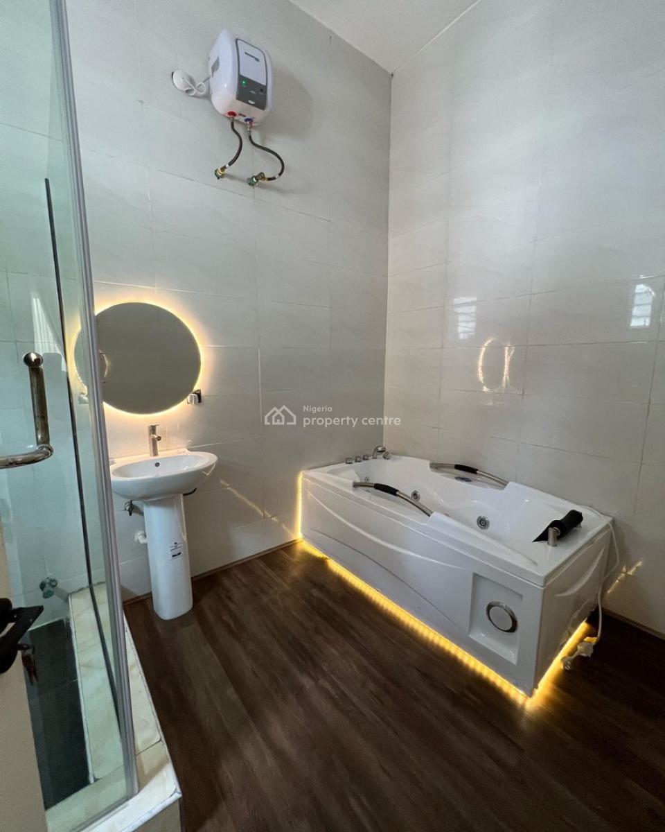 Elegant 4 Bedroom Apartment in a Beautiful Neighborhood, Chevron Drive ,, Lekki Phase 2, Lekki, Lagos, House Short Let