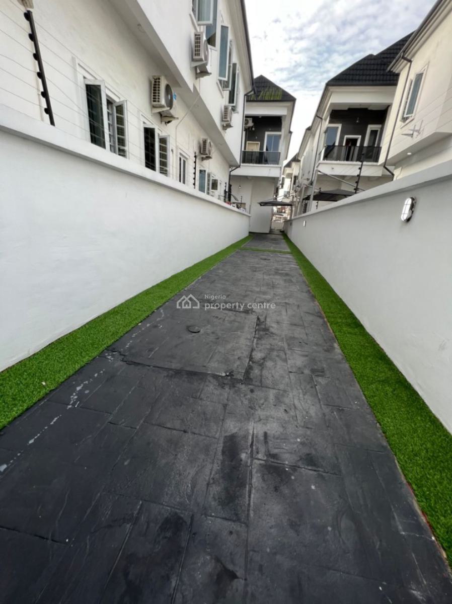 Elegant 4 Bedroom Apartment in a Beautiful Neighborhood, Chevron Drive ,, Lekki Phase 2, Lekki, Lagos, House Short Let