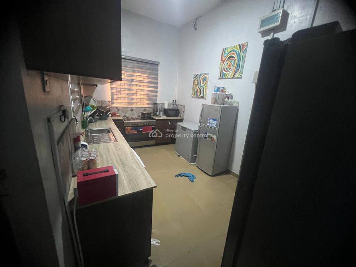 Very Lovely and Spacious 2 Bedroom Ground Flat,with Additional Room Fo, Soluyi, Gbagada, Lagos, Flat / Apartment for Rent