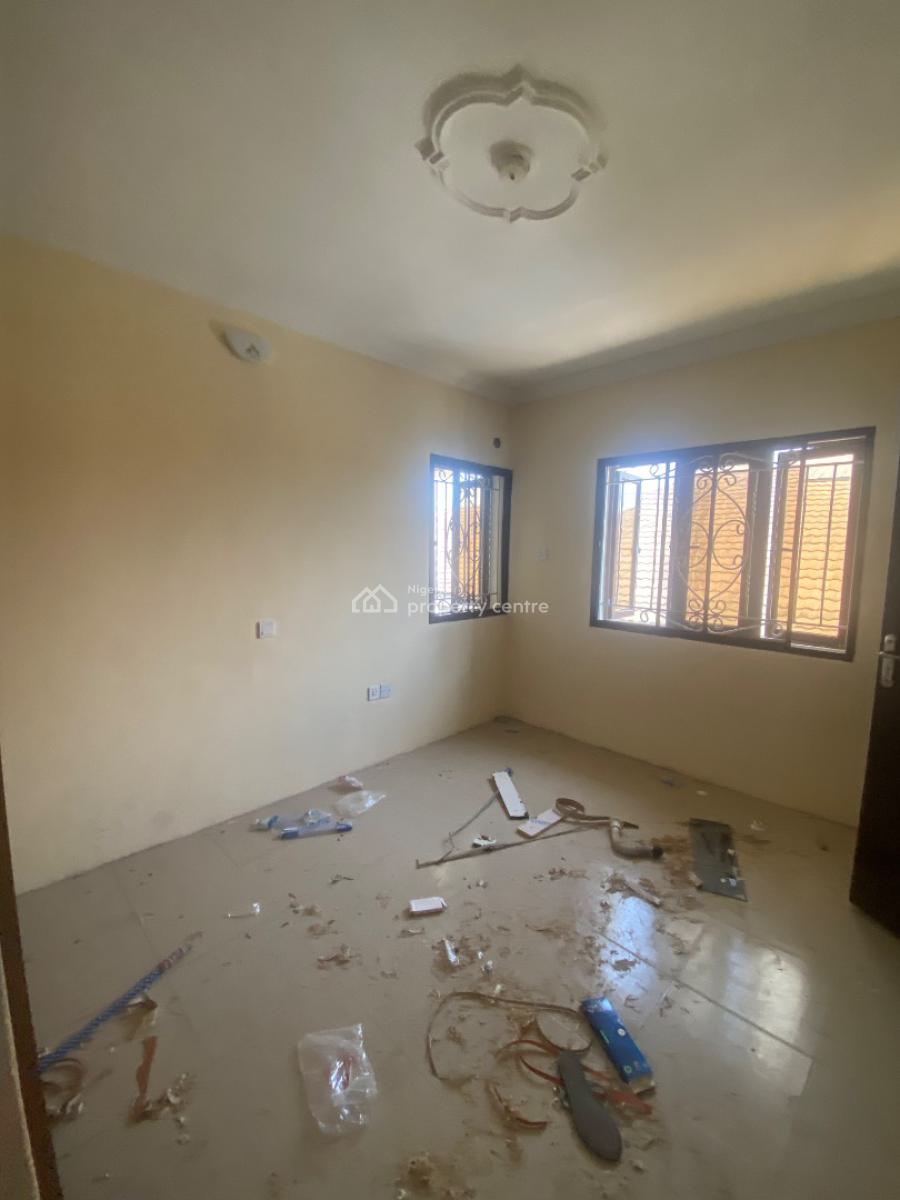 Well Maintained and Renovated 3 Bedroom Apartment, Mobil Road, Ajah, Lagos, Flat / Apartment for Rent