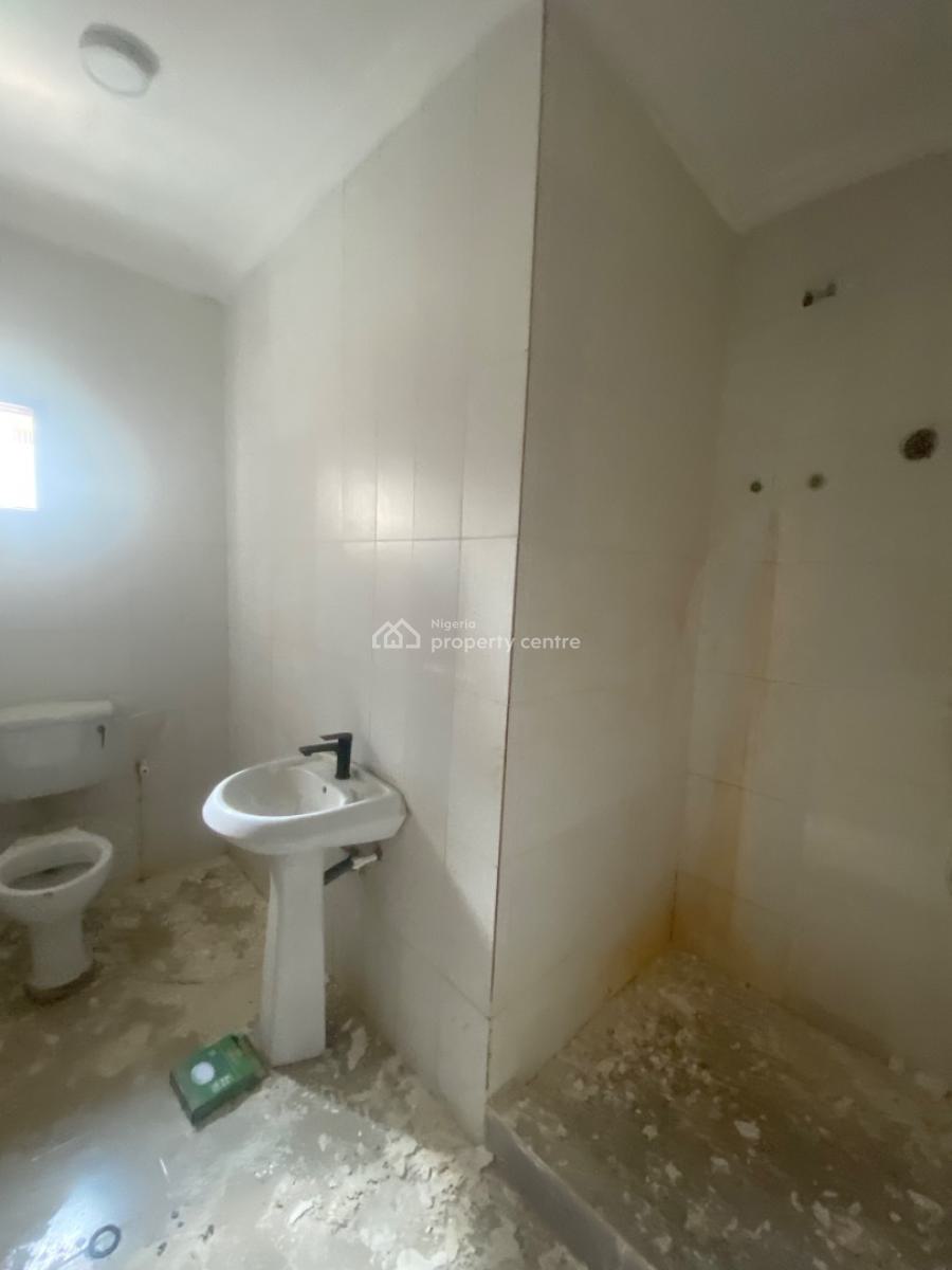 Well Maintained and Renovated 3 Bedroom Apartment, Mobil Road, Ajah, Lagos, Flat / Apartment for Rent