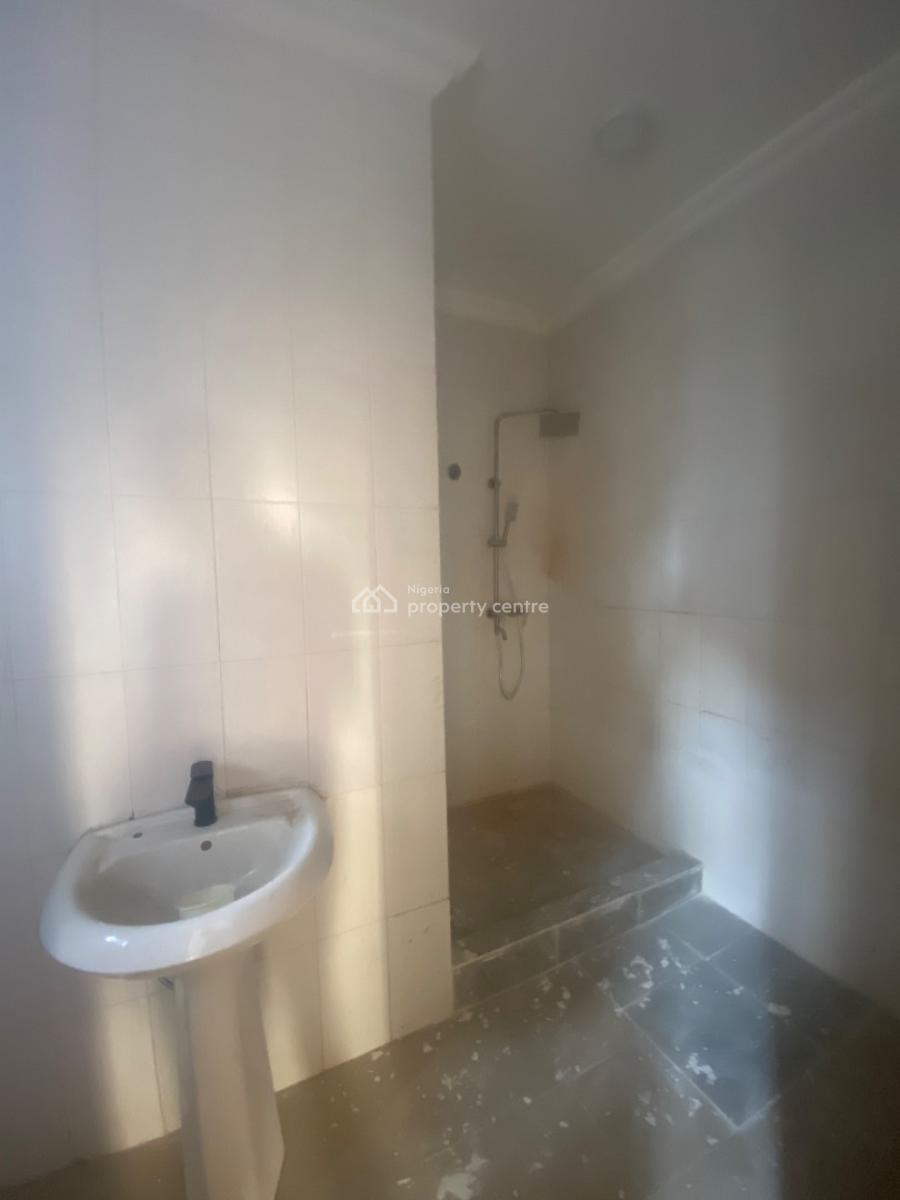 Well Maintained and Renovated 3 Bedroom Apartment, Mobil Road, Ajah, Lagos, Flat / Apartment for Rent