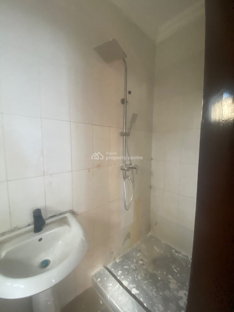 Well Maintained and Renovated 3 Bedroom Apartment, Mobil Road, Ajah, Lagos, Flat / Apartment for Rent