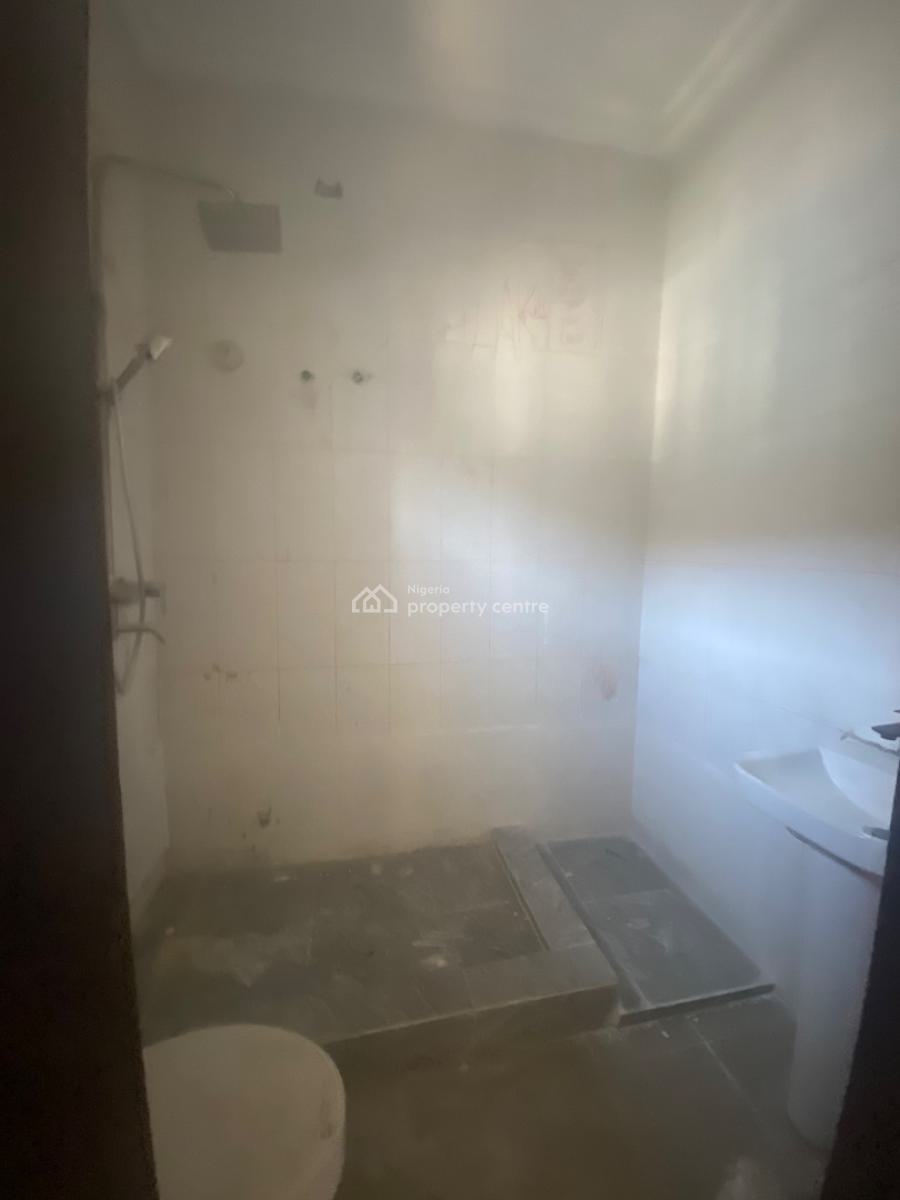 Well Maintained and Renovated 3 Bedroom Apartment, Mobil Road, Ajah, Lagos, Flat / Apartment for Rent
