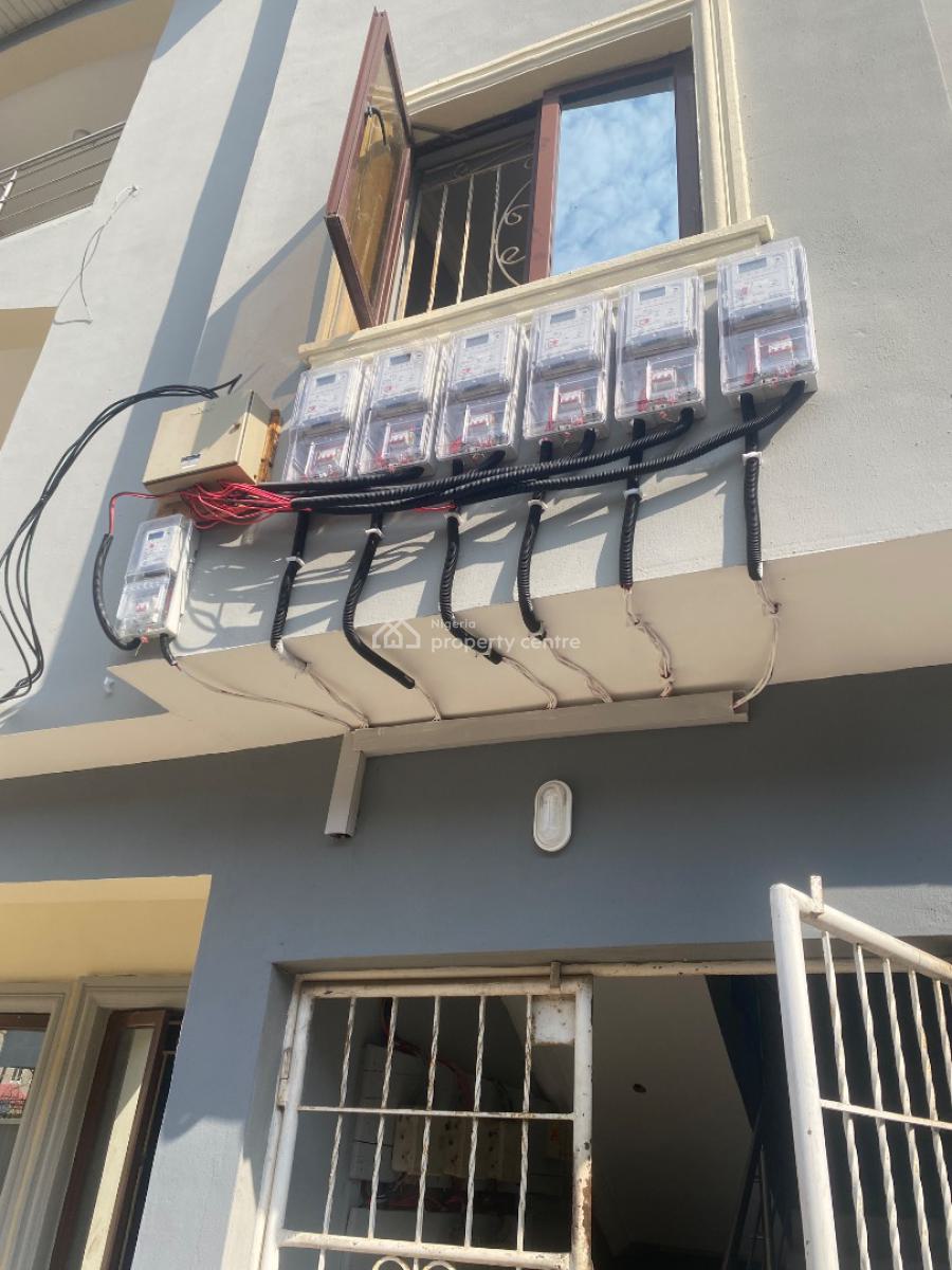 Well Maintained and Renovated 3 Bedroom Apartment, Mobil Road, Ajah, Lagos, Flat / Apartment for Rent