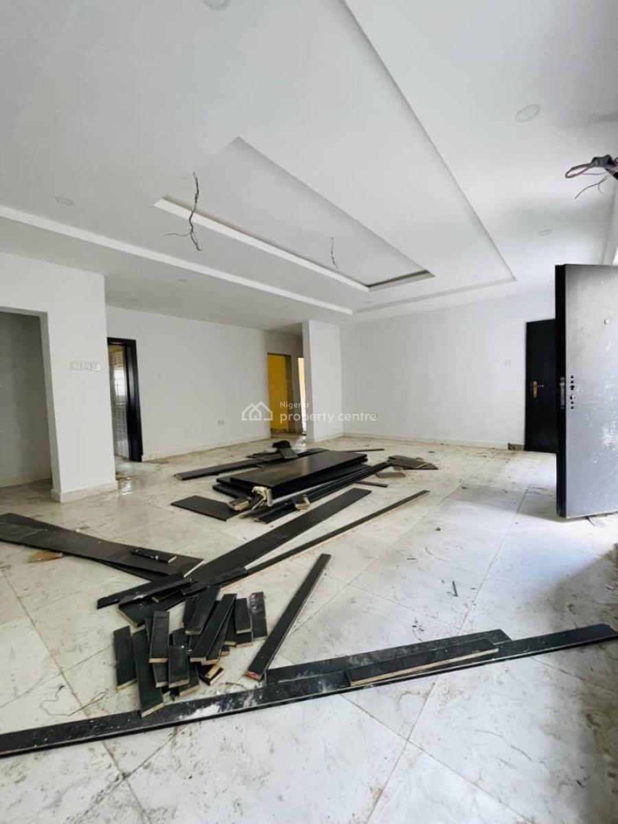 3 Bedroom Apartment in a Serene Neighbourhood ., Yaba, Lagos, Flat / Apartment for Sale