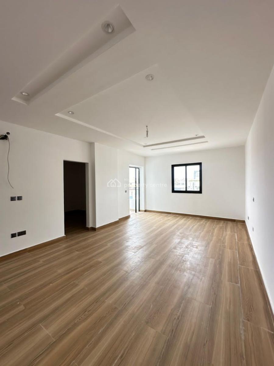 4-bedroom Apartment Situated on The Prestigious Banana Island Road., Banana Island, Ikoyi, Lagos, Flat / Apartment for Sale
