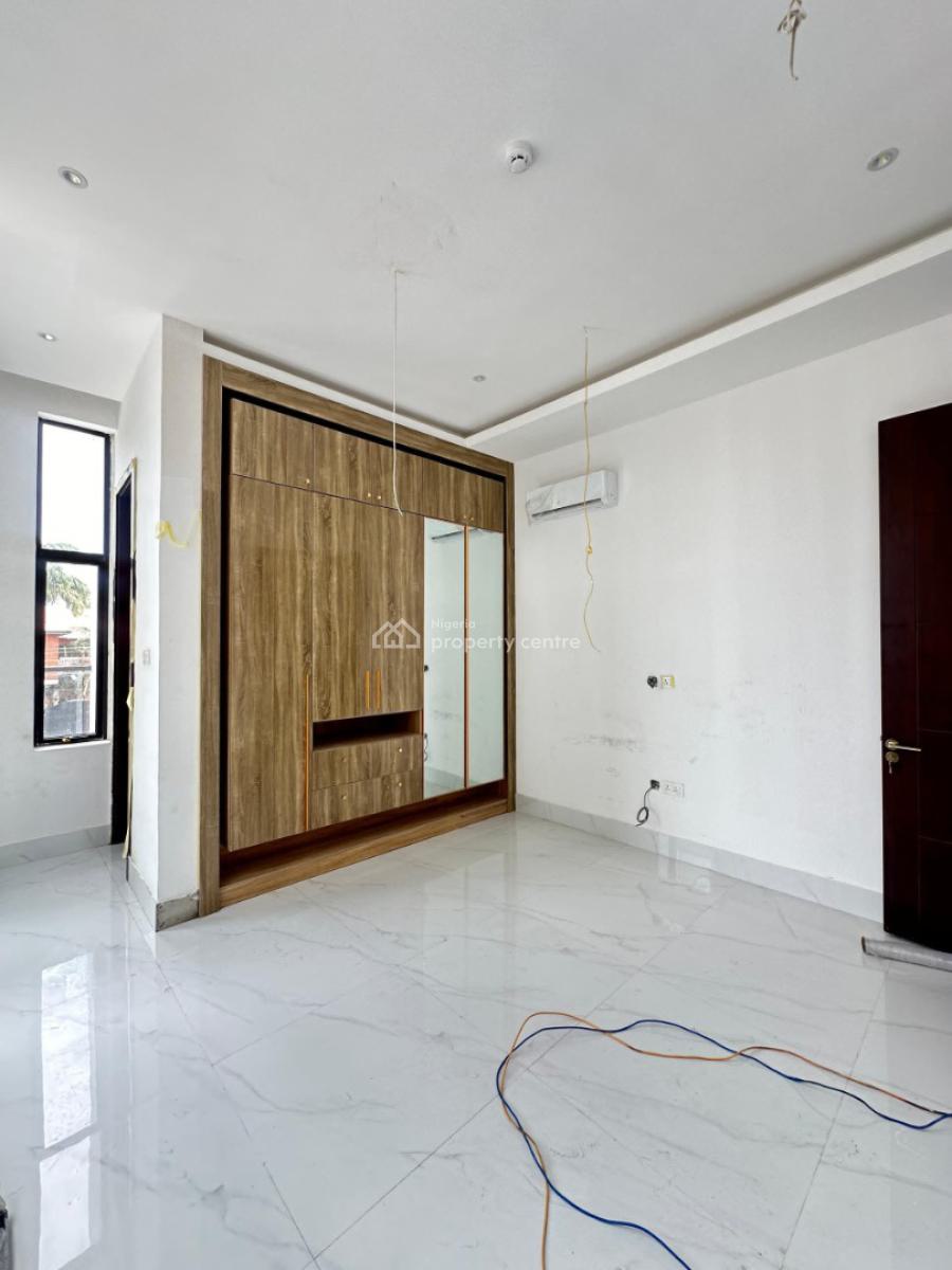 Exquisite 3 Bedroom Apartment with Pool and Gym in Secured Location, Lekki Phase 1, Lekki, Lagos, Flat / Apartment for Sale
