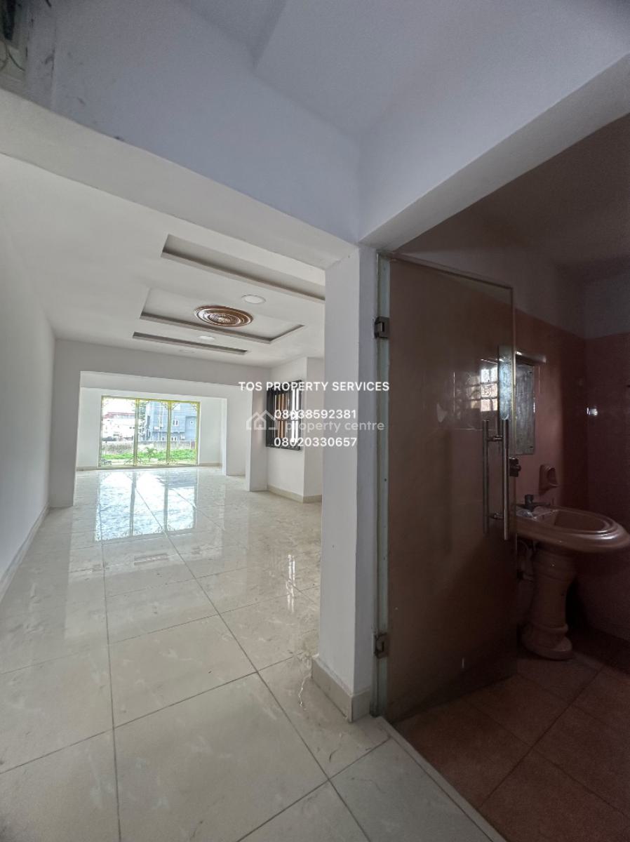 Lovely Large Commercial Space, Facing a Busy Road @ Lekki Phase 1, Lekki Phase 1, Lekki, Lagos, Shop for Rent