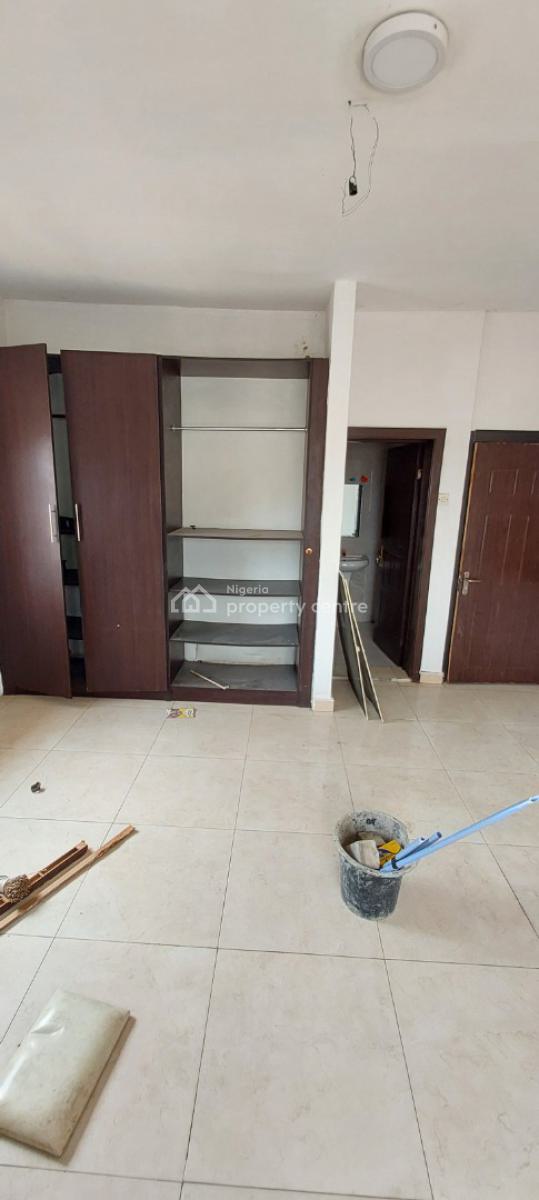 Spacious Self Contain Upstairs with Swimming Pool, Osapa, Lekki, Lagos, Self Contain (single Rooms) for Rent