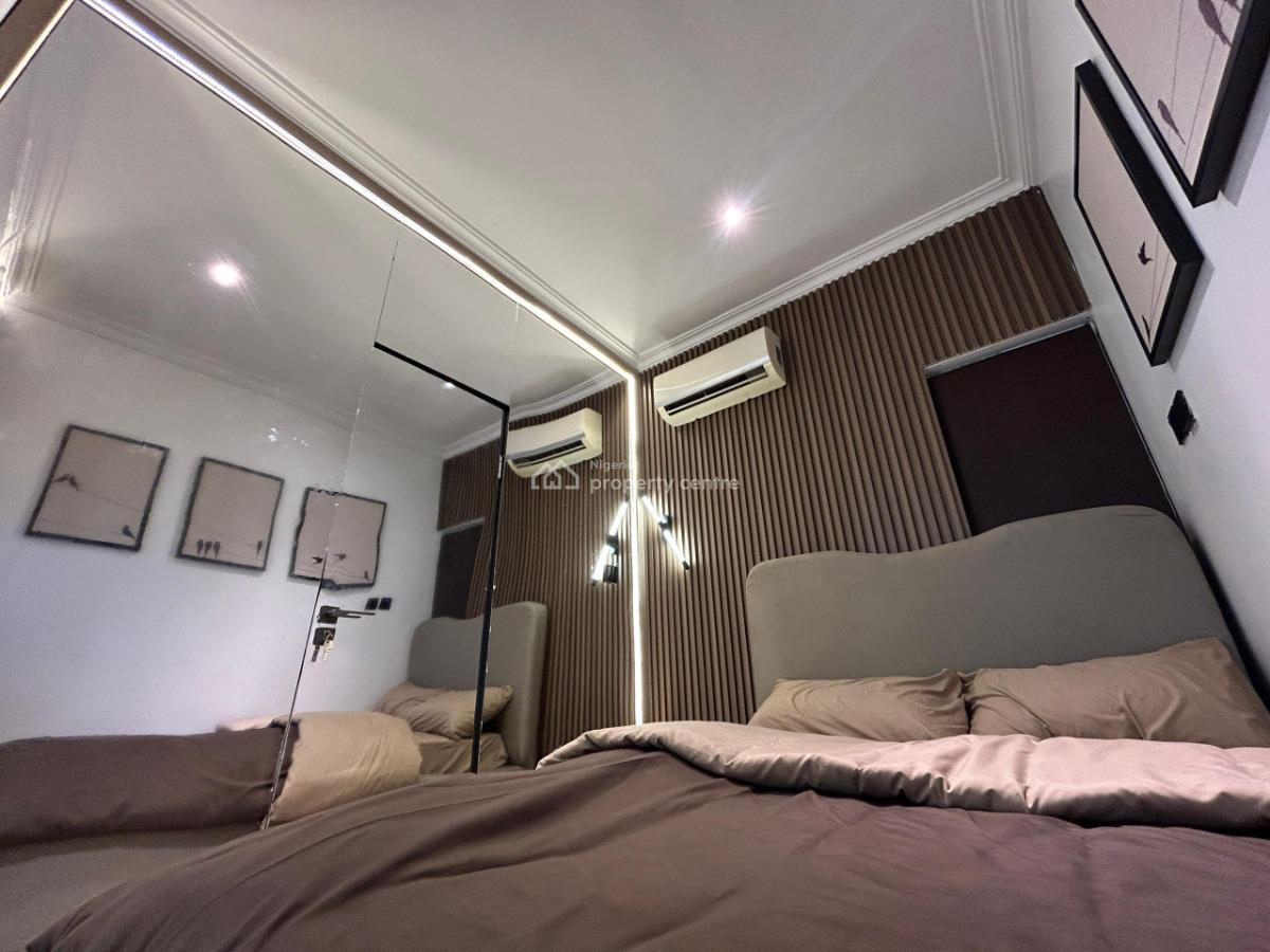 Exquisite-standard Room with Pool, Lekki Phase 1, Lekki, Lagos, Flat / Apartment Short Let