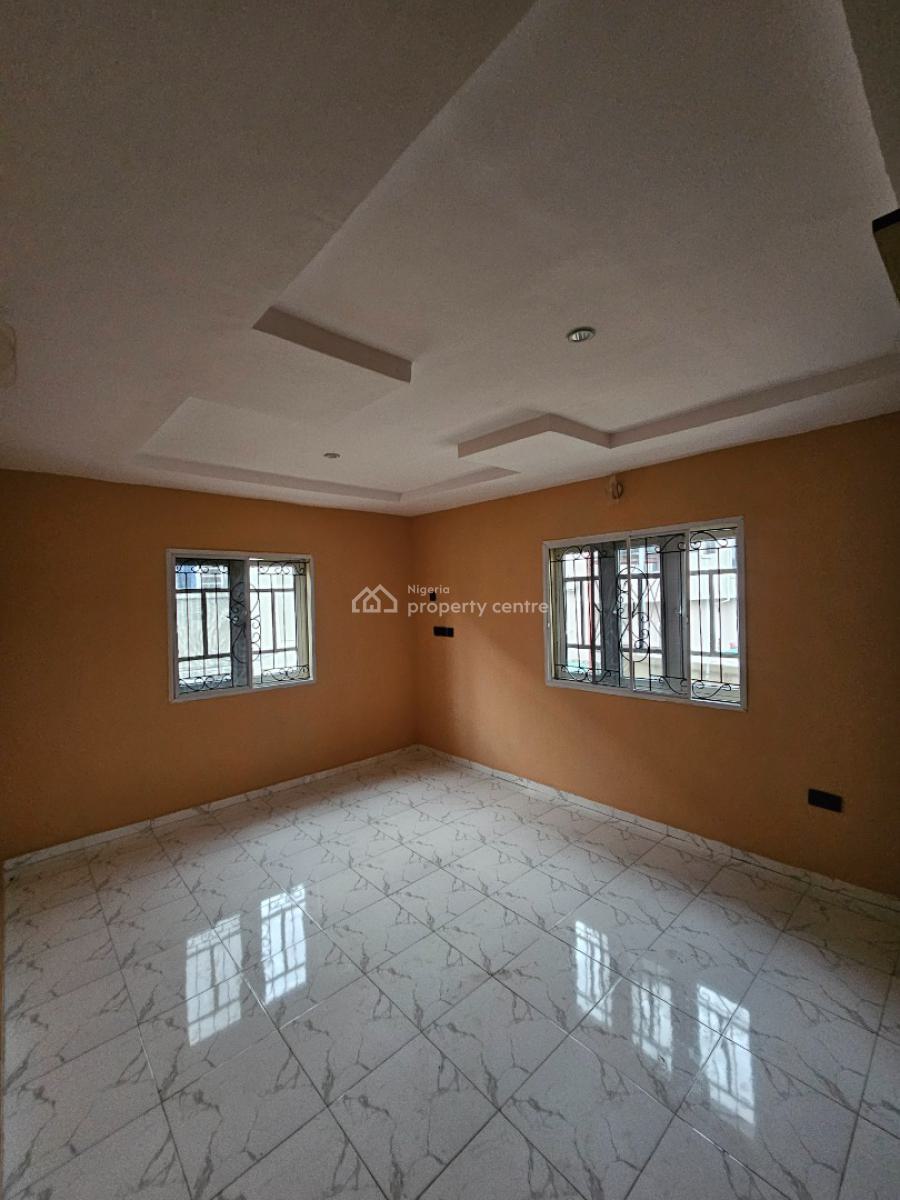 Lovely 3bedrooms Apartment in Upstairs, Thomas Estates, Ajah, Lagos, House for Rent