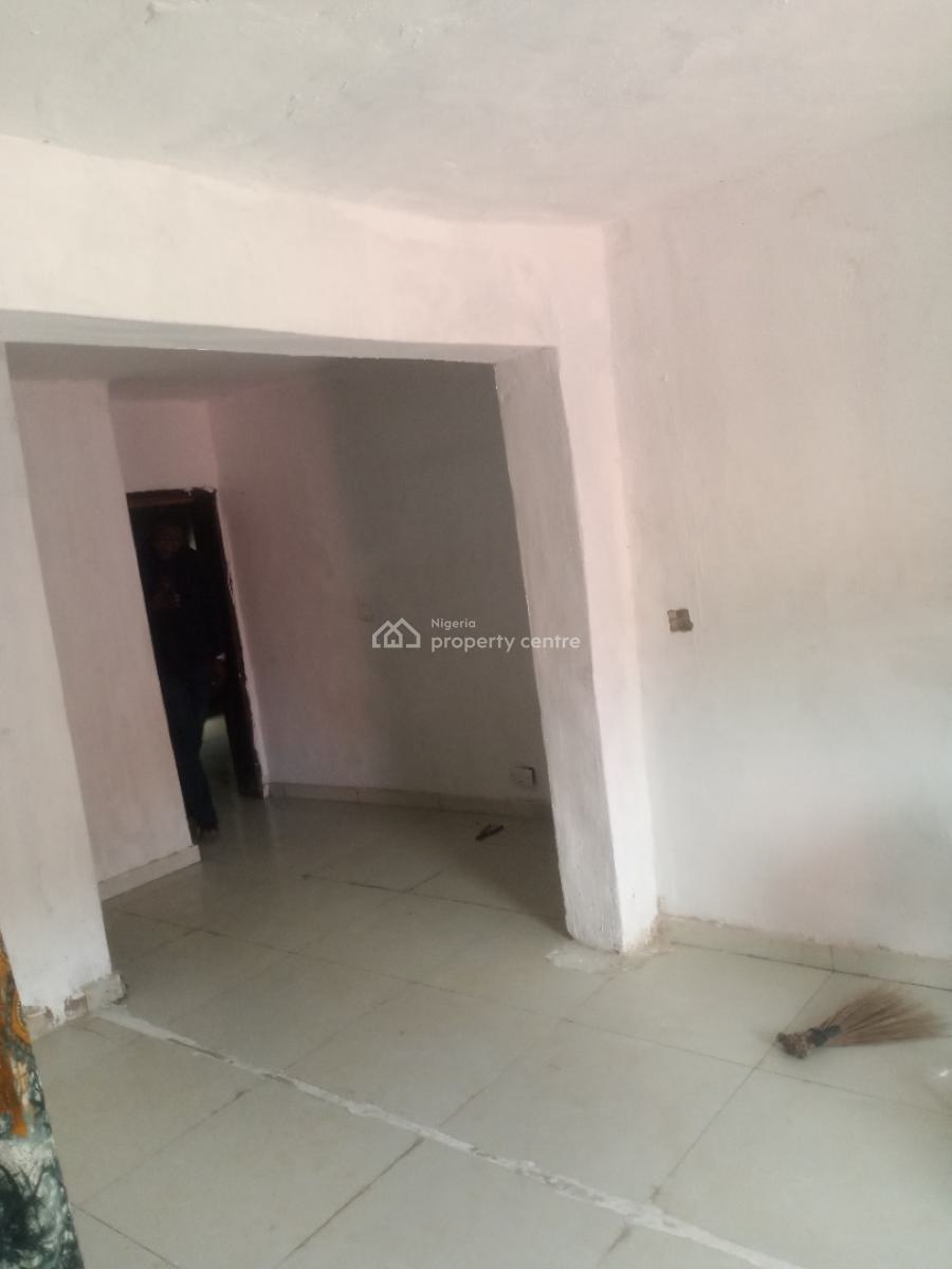 2bedroom, Babs Animashun, Surulere, Lagos, Flat / Apartment for Rent