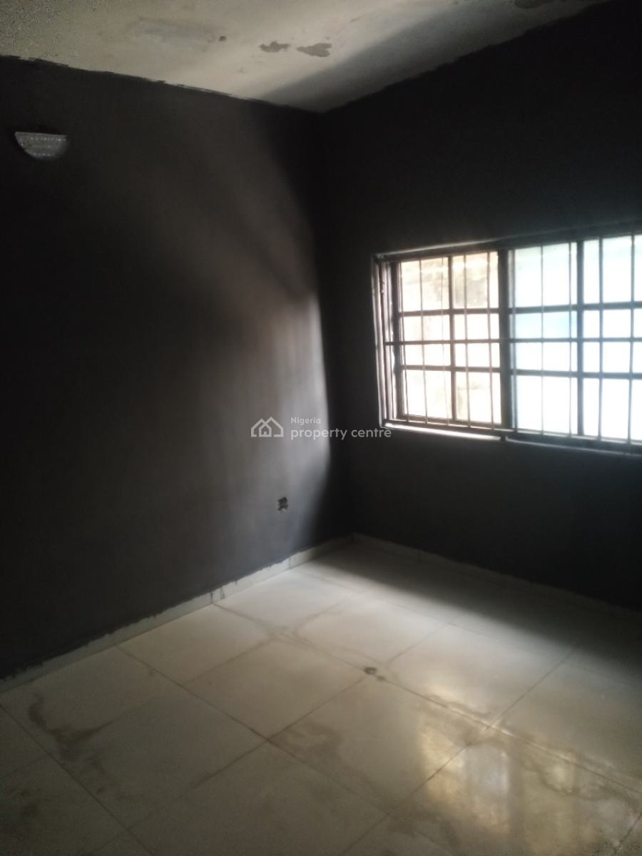 2bedroom, Babs Animashun, Surulere, Lagos, Flat / Apartment for Rent