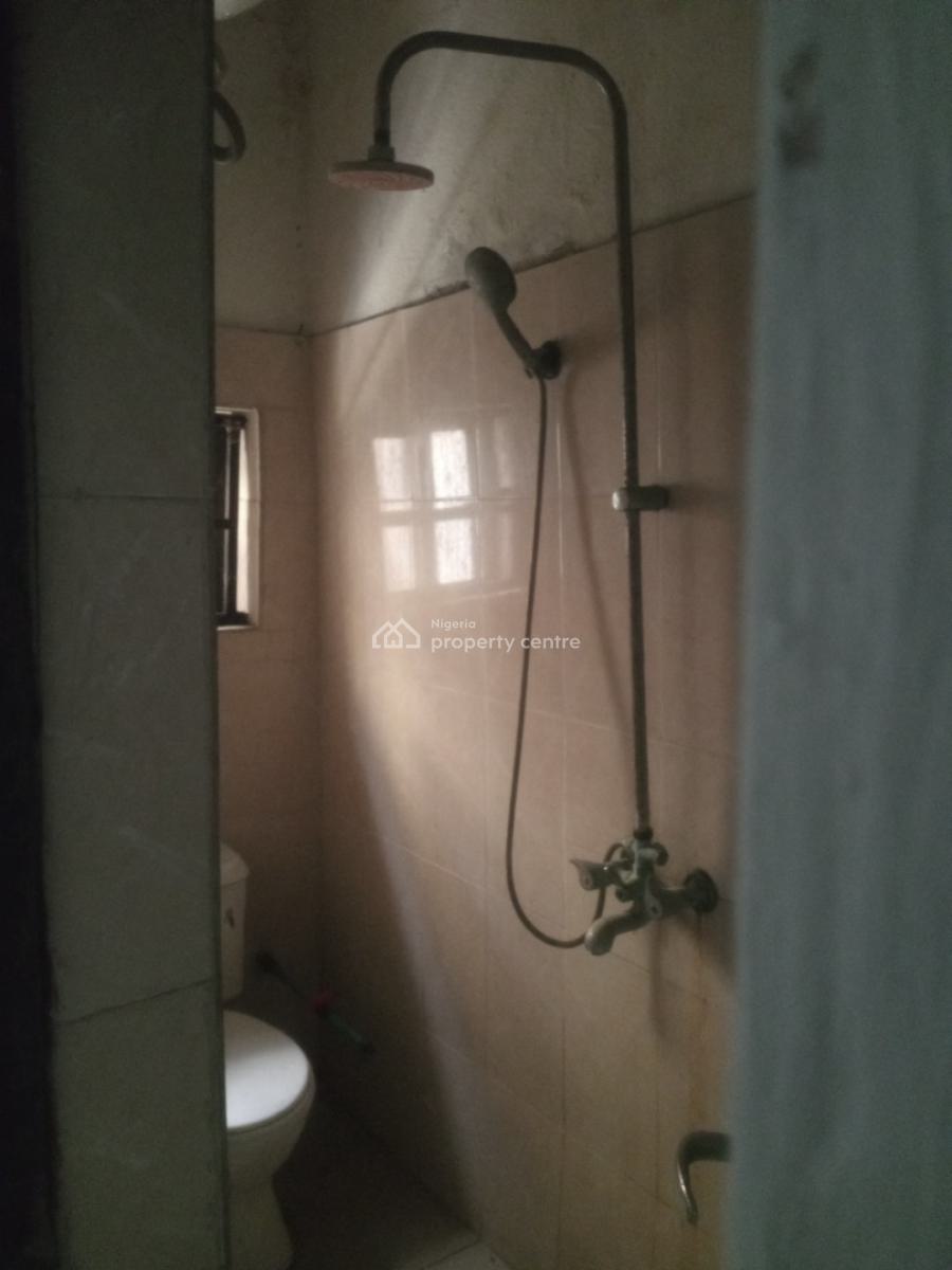 2bedroom, Babs Animashun, Surulere, Lagos, Flat / Apartment for Rent