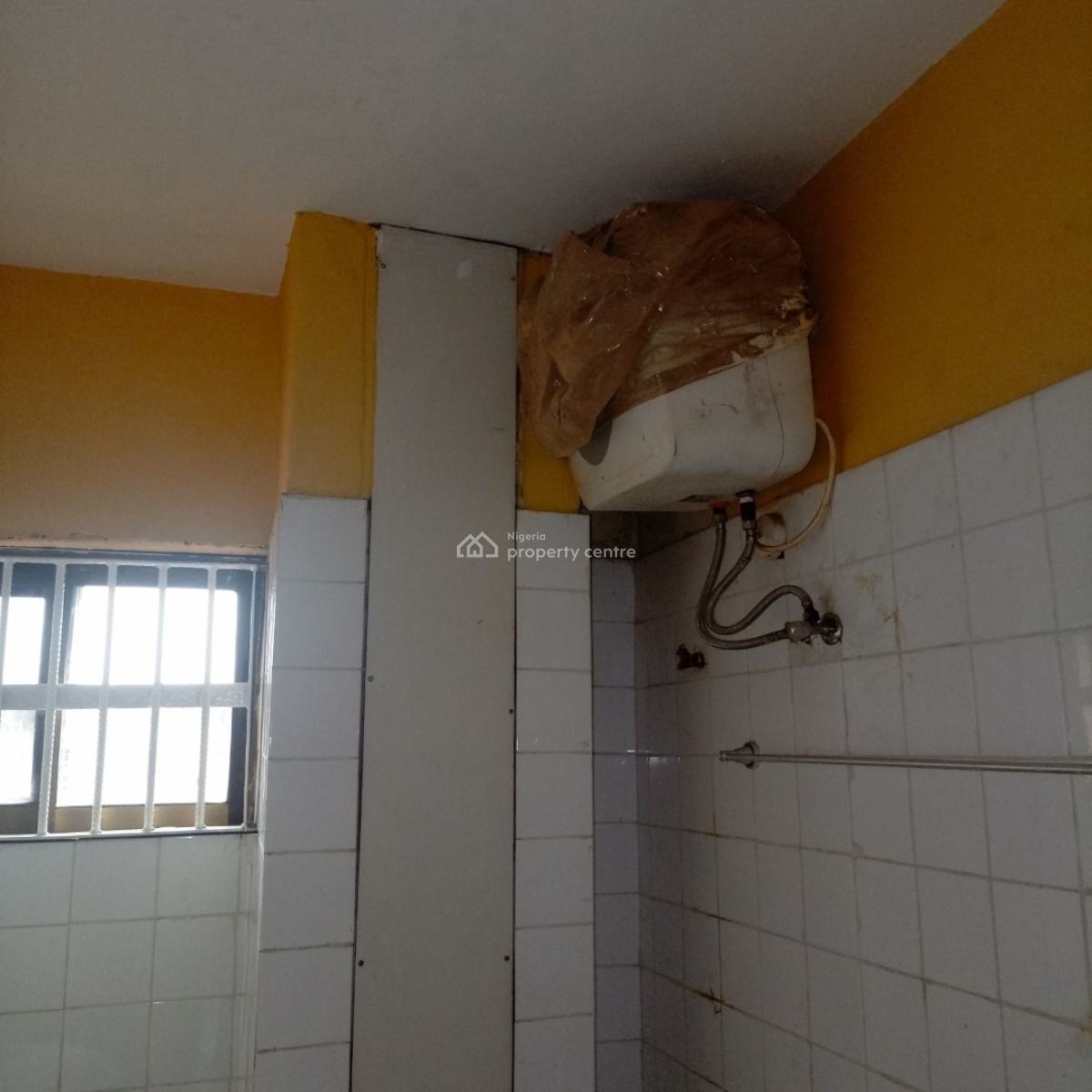 Nice and Well Maintained Massive 5bedroom Flat Upstairs, Ilasamaja, Mushin, Lagos, Flat / Apartment for Rent