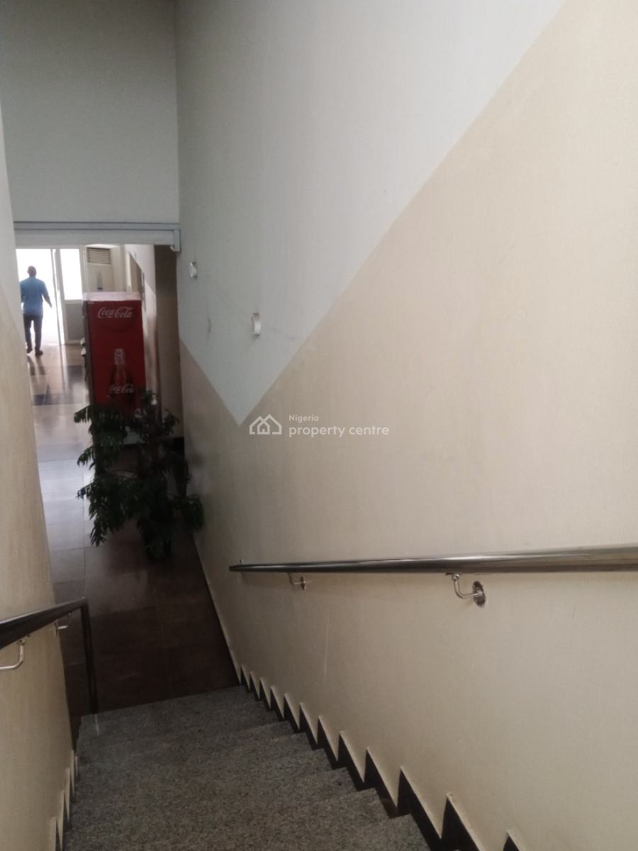 Built 7-floors Hospital with an Axillary 2 Storey, Victoria Island (vi), Lagos, Office Space for Sale