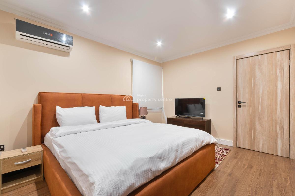 Luxurious 3 Bedroom Apartment, Bourdillion Road, Ikoyi, Lagos, Flat / Apartment Short Let