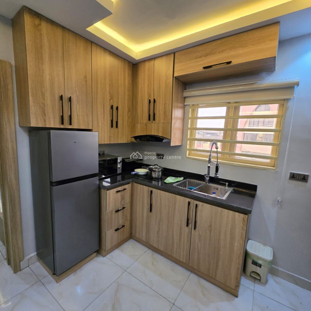 Cozy 1 and 2 Bedroom Apartment, Isolo, Lagos, Flat / Apartment Short Let