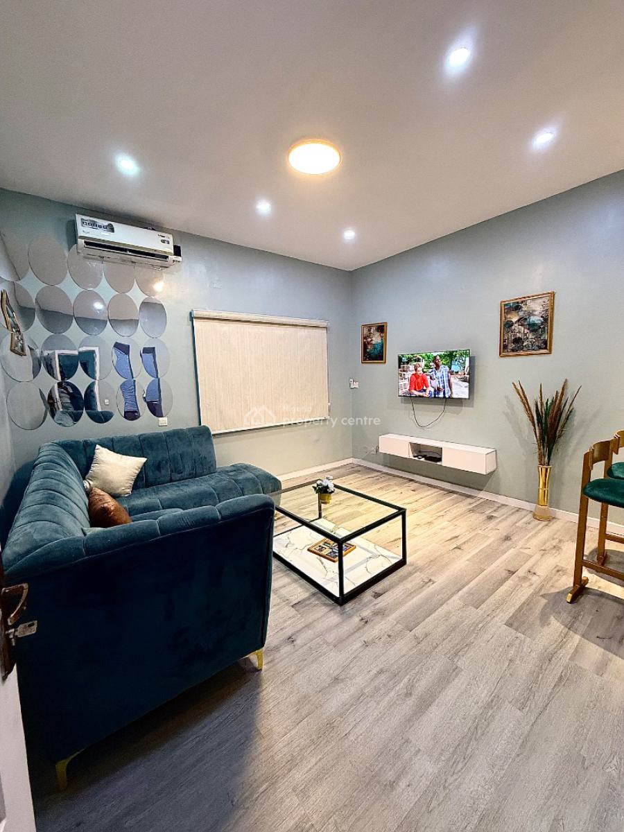 1 King Bed &parlor 24/7 Ac Wifi Netflix, Taiwo Ishola Street, Lekki Phase 1, Lekki, Lagos, Mini Flat (room and Parlour) Short Let