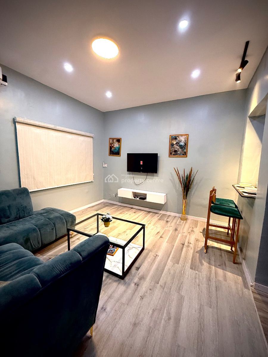 1 King Bed &parlor 24/7 Ac Wifi Netflix, Taiwo Ishola Street, Lekki Phase 1, Lekki, Lagos, Mini Flat (room and Parlour) Short Let