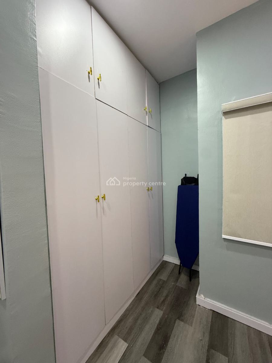 1 King Bed &parlor 24/7 Ac Wifi Netflix, Taiwo Ishola Street, Lekki Phase 1, Lekki, Lagos, Mini Flat (room and Parlour) Short Let
