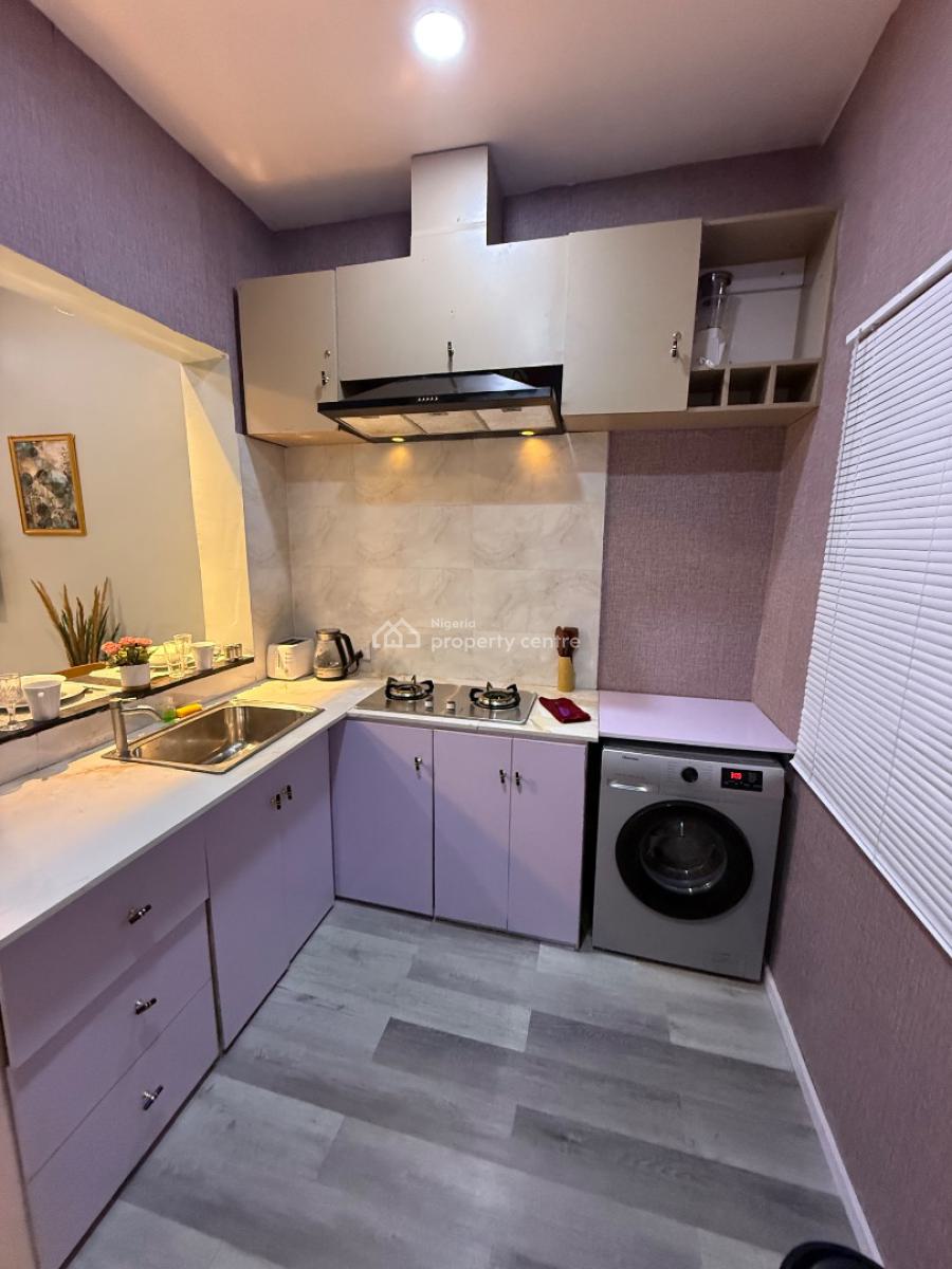 1 King Bed &parlor 24/7 Ac Wifi Netflix, Taiwo Ishola Street, Lekki Phase 1, Lekki, Lagos, Mini Flat (room and Parlour) Short Let