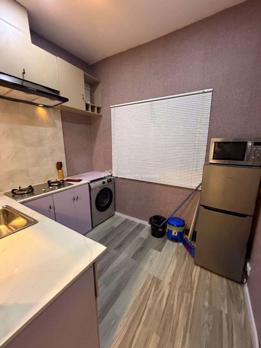 1 King Bed &parlor 24/7 Ac Wifi Netflix, Taiwo Ishola Street, Lekki Phase 1, Lekki, Lagos, Mini Flat (room and Parlour) Short Let