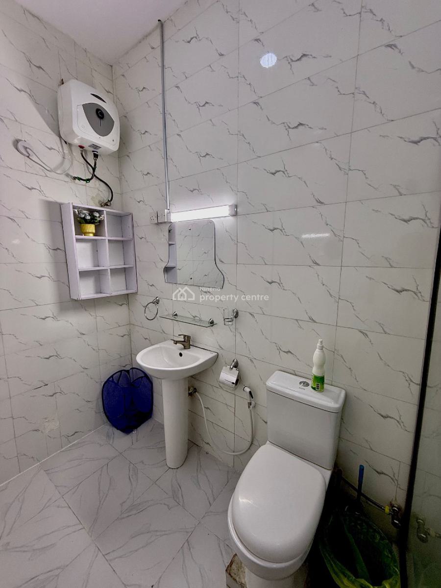 1 King Bed &parlor 24/7 Ac Wifi Netflix, Taiwo Ishola Street, Lekki Phase 1, Lekki, Lagos, Mini Flat (room and Parlour) Short Let